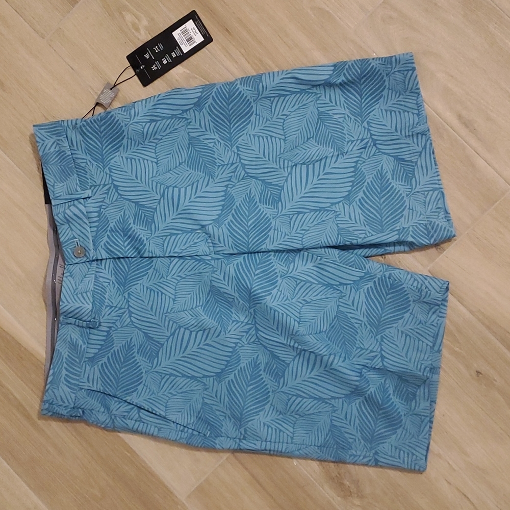 NWT Men's golf shorts w32